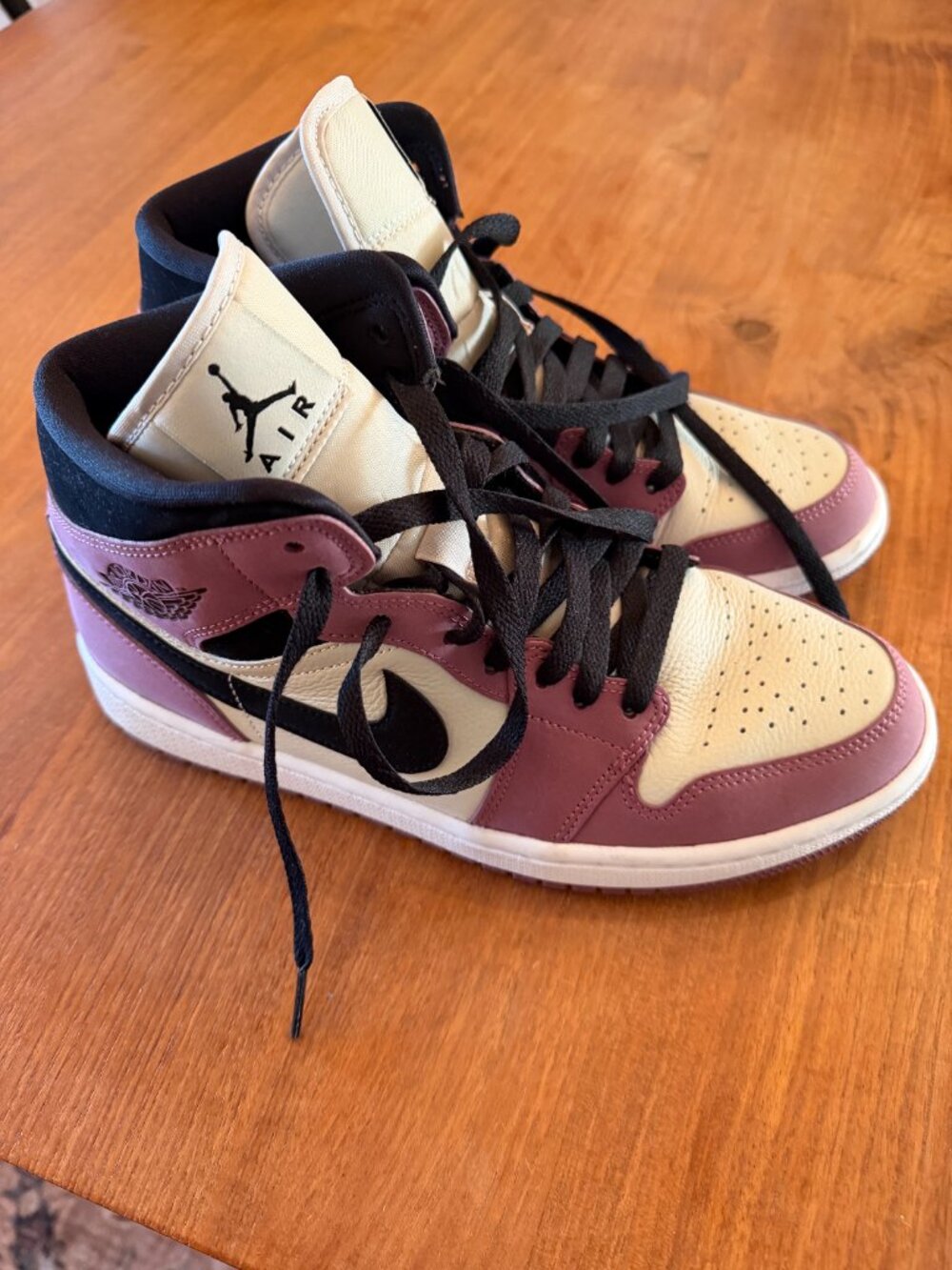 Nike Jordan Lavender and Black - Picture 3 of 3